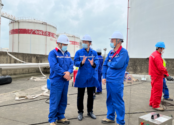 雷電預警系統助力油庫安全：解決油庫雷擊火災隱患