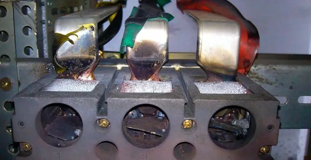 光伏儲(chǔ)能系統(tǒng)中浪涌保護(hù)器的選型 光伏儲(chǔ)能系統(tǒng)中浪涌保護(hù)器的選型